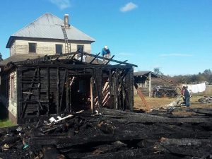 Ex cadete de bomberos responsable de incendio que consumió parroquia en Rupanco