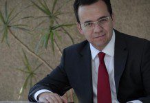 Ministro de Economía se reúne con sectores productivos en visita a Osorno