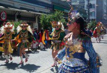 Sorprenden con colorido pasacalle de Festival de Pueblos Originarios de San Juan de la Costa