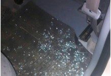 Individuos lanzaron proyectil a un automóvil e impacto a un bebe en Puyehue.