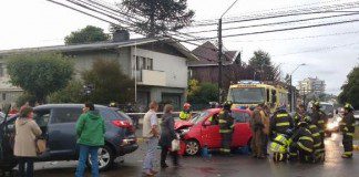 Nueva colisión vehicular en cruce de Cochrane con Amthauer en Osorno