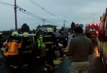 Colisión frontal en calle de servicio ruta CH 215, con saldo de dos lesionados en Osorno.