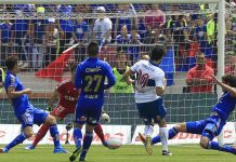 Universidad Católica puntero del fútbol chileno, gana por dos 2 a 1 a U.de Chile.