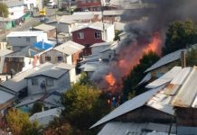 Dos jóvenes murieron en violento incendio ocurrido en Puerto Montt.