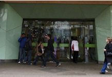 Trabajadores del Banco Falabella en paro por reivindicaciones económicas.