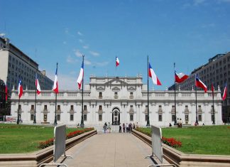 Contraloría rechaza por tercera vez sumario de Presidencia por muerte de gásfiter en La Moneda