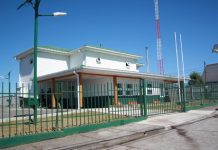 Mujer ingresa a reten de Ovejería con cuchillo amedrentando a carabineros #Osorno