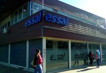 Trabajadores de Essal inician movilización desde Lanco a Quellón