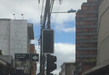 Transeúntes molestos por semáforos apagados en centro de Osorno