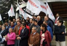 Dirigentes de Chile Vamos se reunieron en #PuertoMontt en apoyo a Piñera