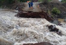 Crecida de río Laja en Las Gaviotas #PuertoOctay mantiene camino cortado en el sector