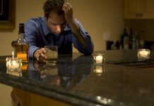 Hombre que logró rehabilitarse del #alcoholismo invita a agrupación para obtener ayuda