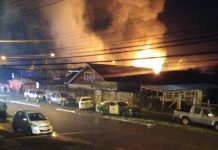 Incendio consumió vivienda y mueblería en #Osorno
