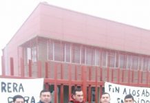 Con manifestaciones de gendarmes Ministro de Justicia visitó cárcel en #PuertoMontt