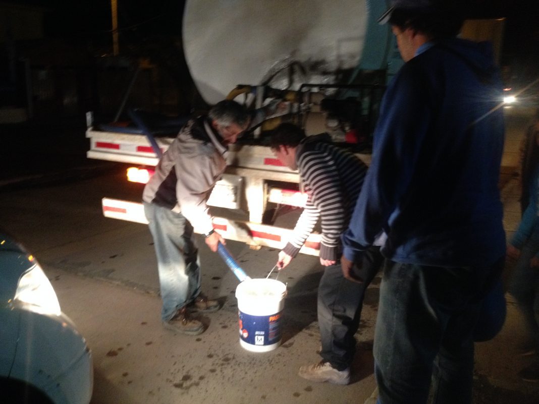 Repartiendo-agua-media-hacienda-2