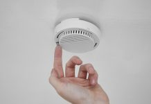 Vecinos de Mirasol en Puerto Montt reciben detectores de humo y extintores