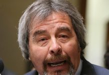 Embajador Gabriel Ascencio renunció a su cargo. DC asume que será candidato a Diputado.