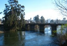 Escolar se lanzó a las aguas del río Rahue y es rescatada por boteros del sector