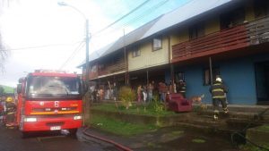 Incendio en Osorno dejó tres personas lesionadas y una vivienda siniestrada