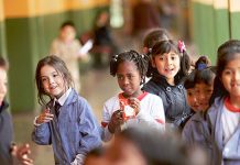 Con planes de convivencia se integrará a niños inmigrantes en colegios de la región