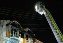 Céntrica hostal de Puerto Montt resultó con pérdidas totales por un incendio.
