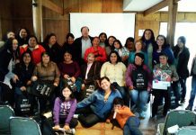 Mujeres de Hualaihué recibieron ayuda tras “Crisis Marea Roja”.