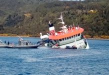 11 tripulantes de motonave salvaron ilesos tras hundimiento de barco en la costa de Chiloé