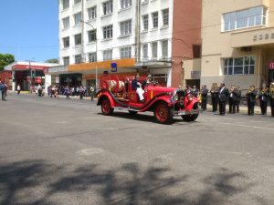 Un impecable desfile realizó el Cuerpo de Bomberos de Osorno