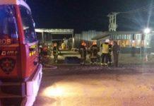 Carabineros y Bomberos periciaron salmonera que sufrió emergencia química en Puerto Montt