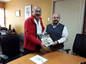 SAGO A.G. entrega libros del centenario de la institución a municipios de la provincia