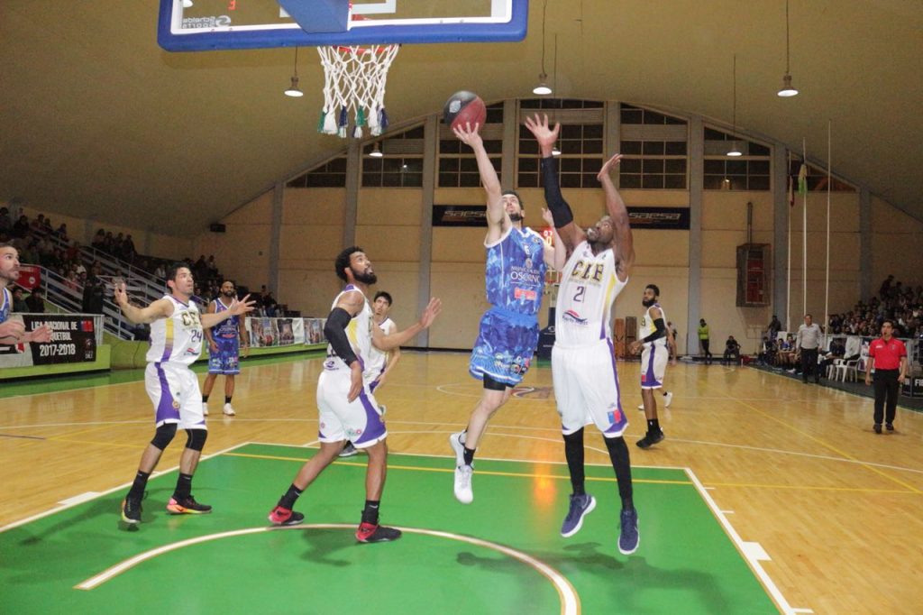 Liga Nacional: Las imagenes y las voces de la sufrida victoria de Osorno Básquetbol en Puerto Montt