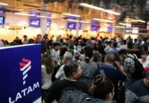 Latam y sindicato de trabajadores de cabina llegan a acuerdo tras una semana de huelga