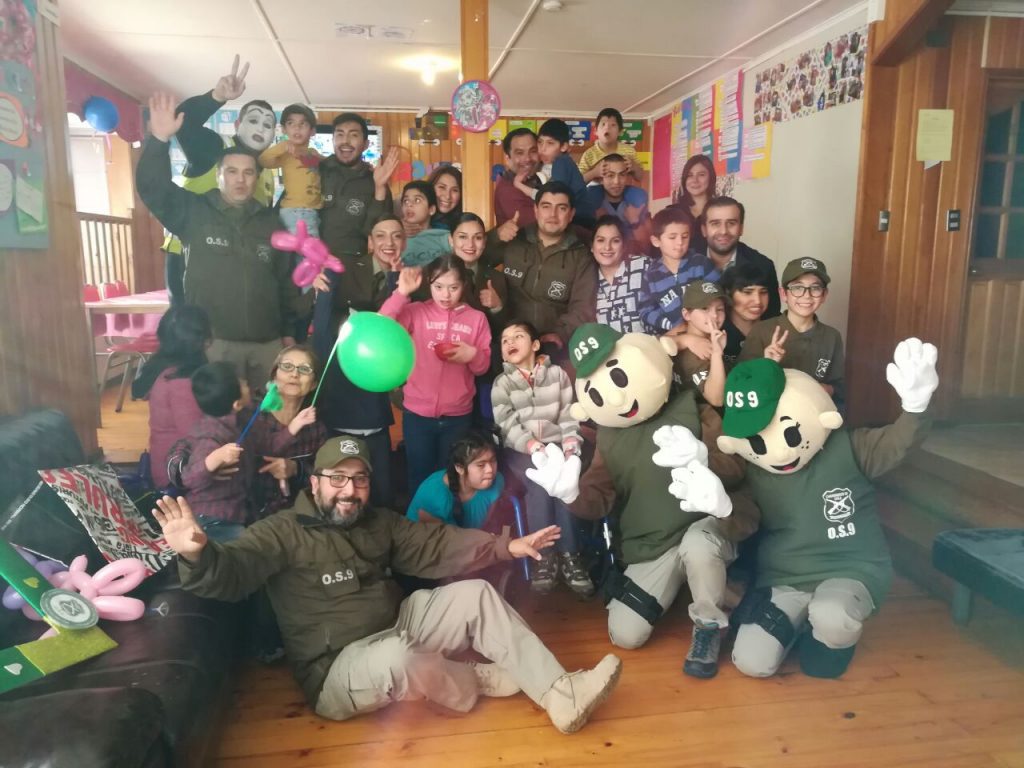 Con su nuevo slogan Mas Cerca de Ti, Carabineros de Chile conmemoró su aniversario número 91