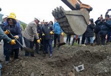 Colocan primera Piedra de mejoramiento de la ruta 7 en el sector de Puente Cisnes- Pichicolo en Hualaihué