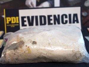 PDI detiene a pareja por tráfico de drogas e infracción a la Ley de Armas en villa Olímpica de Puerto Montt
