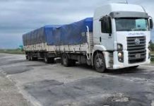 Camioneros dan ultimátum al gobierno por alzas de combustibles