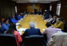 Pescadores artesanales de Los Lagos conversan con autoridades