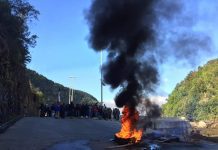 Con barricadas pescadores artesanales protestaron en Puerto Montt y Hualaihué