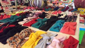 Gran variedad de productos en feria "Sácalo del clóset" en Osorno