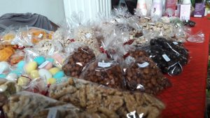 Gran variedad de productos en feria "Sácalo del clóset" en Osorno