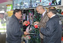 Autoridades fiscalizan venta de luces navideñas y llaman a comprar productos certificados con sello SEC