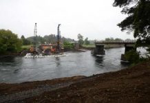 Concejal Emeterio Carrillo extendió dura crítica por retrasos en entrega del puente mecano en Cancura