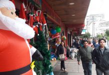 Boulevard de calle Ramírez recibe gran cantidad de osorninos a horas de celebrar la navidad