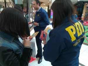 En Osorno, Policía de Investigaciones inició campaña para evitar estafas y delitos en fiestas de fin de año