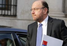 Gremios de La Araucanía declaran persona non grata al ministro Moreno