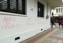 Interpondrán querella por rayados a la fachada de la Gobernación provincial de Llanquihue