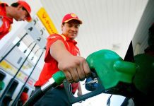 Felipe Larraín: «Vamos a tener siete caídas consecutivas en el precio de los combustibles»