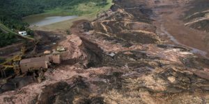 Aumenta a 58 la cifra de fallecidos tras la rotura de una represa minera en Brasil