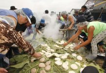 Este domingo se realiza una nueva versión del Curanto gigante de Calbuco