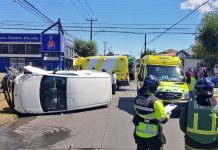 Tres lesionados deja colisión vehicular en calle Errázuriz de Osorno